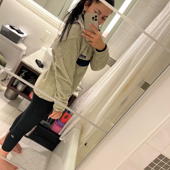 Patagonia sweatshirt - Picture 3 of 6